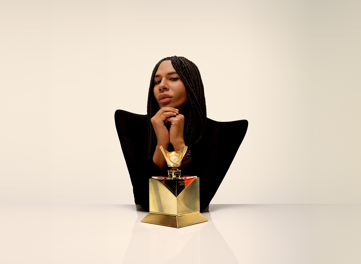 Olivier Rousteing presenting the Autumn Couture Expression bottle
